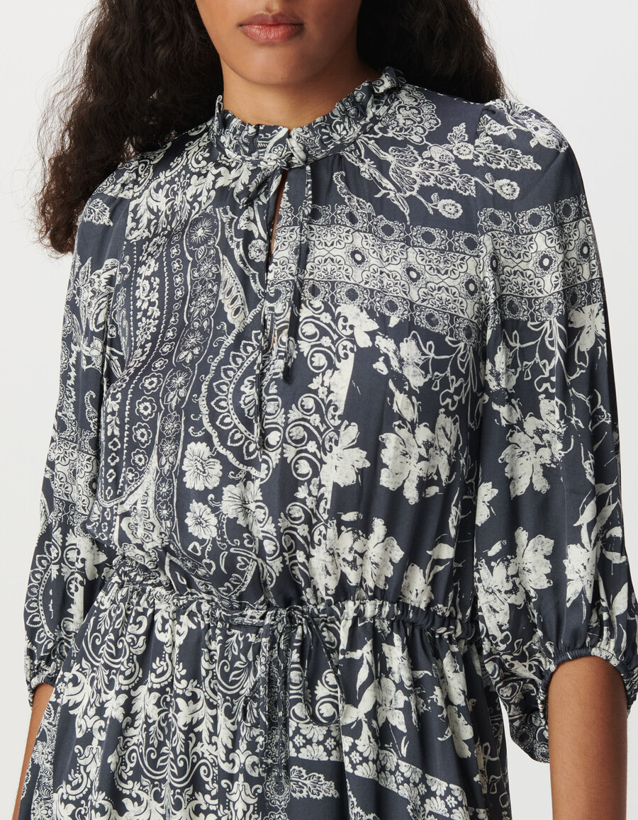 vestido largo de satén azul grisáceo para mujer con estampado de pañuelo