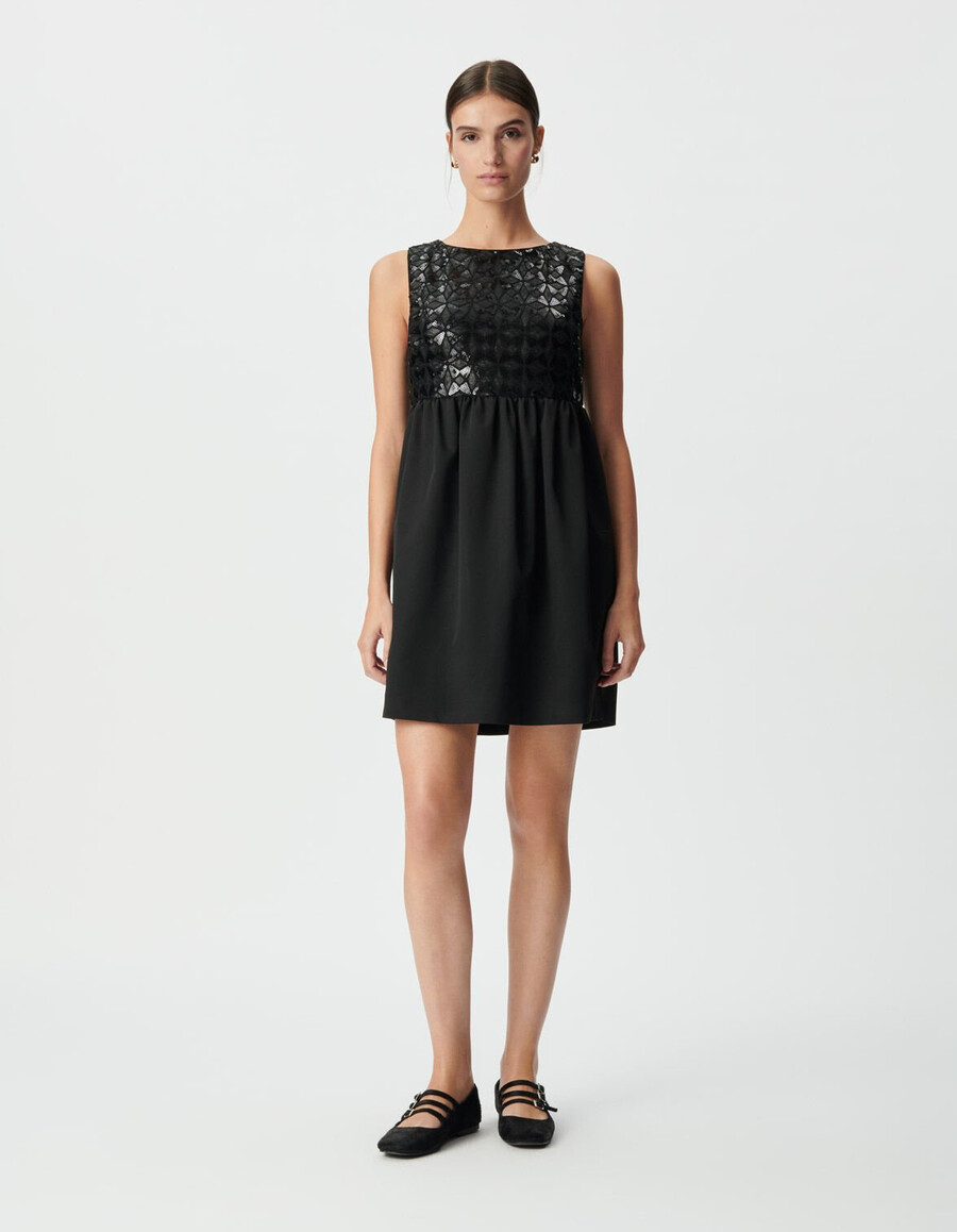 vestido negro de mujer con bordado gráfico de lentejuelas
