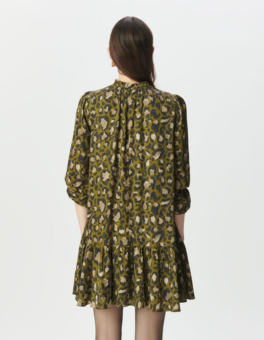 vestido holgado color caqui para mujer con estampado de leopardo tachas
