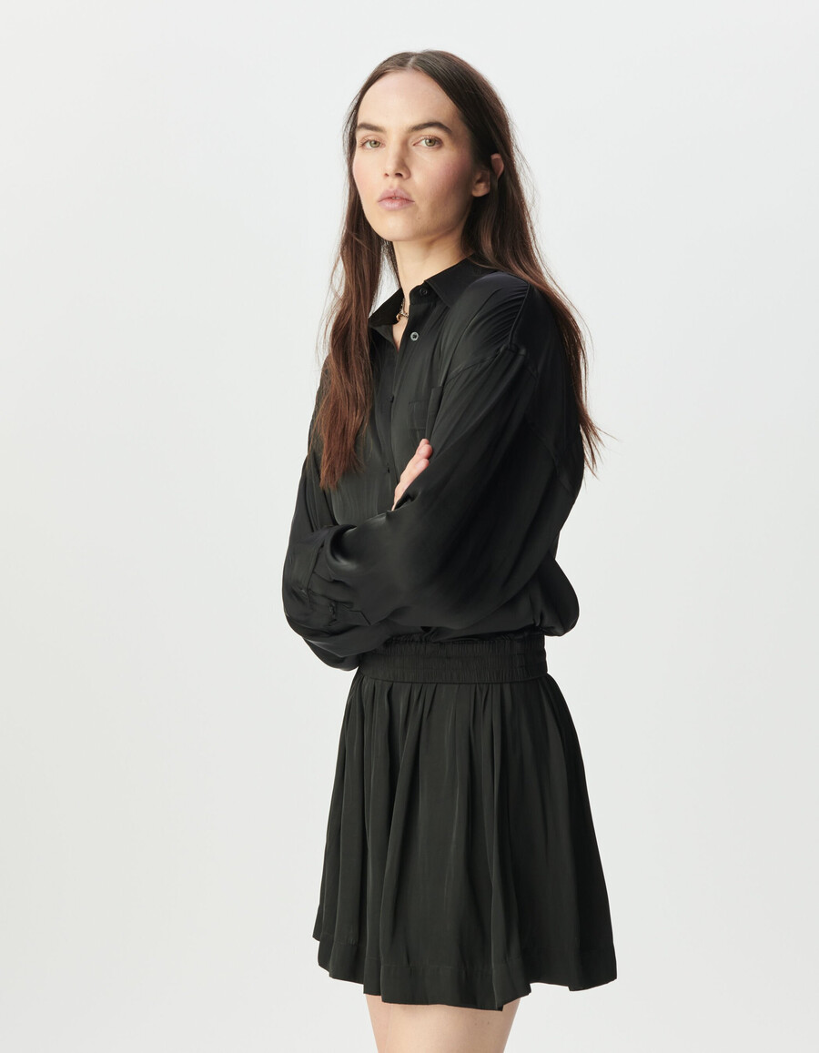 vestido camisero de satén negro con efecto trampantojo para mujer