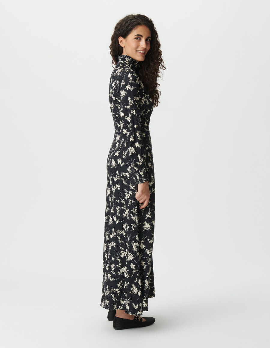 vestido largo negro para mujer con estampado de flores silvestres