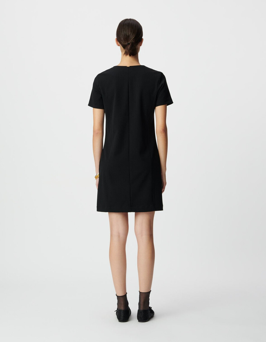 vestido corto negro abotonado al frente para mujer