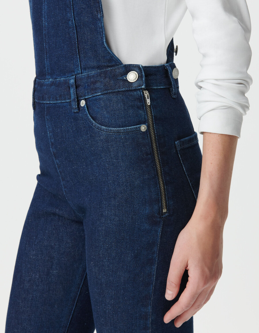 peto vaquero azul con corte de bota para mujer