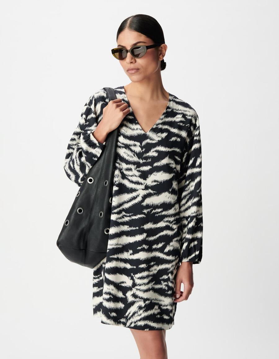 vestido negro con estampado de cebra para mujer