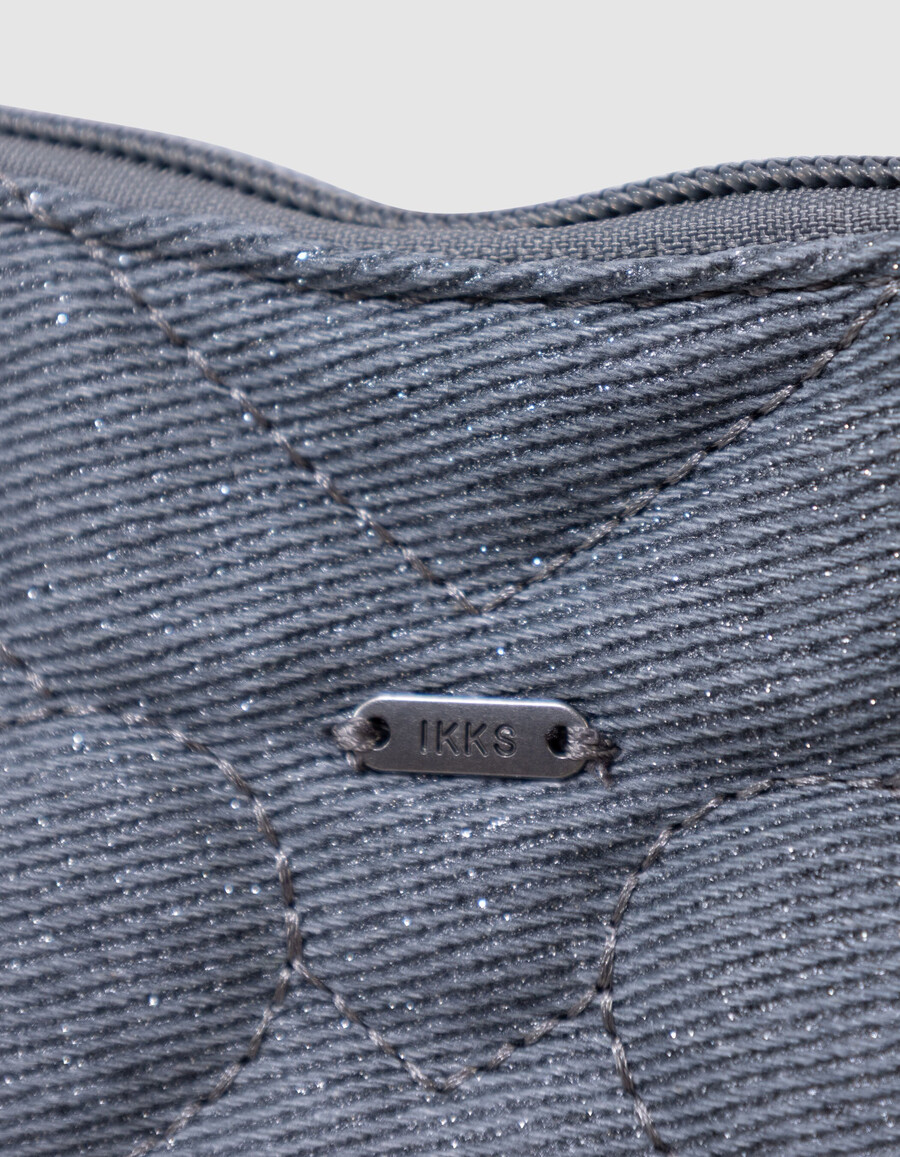bolso azul brillante para niña con corazones acolchados