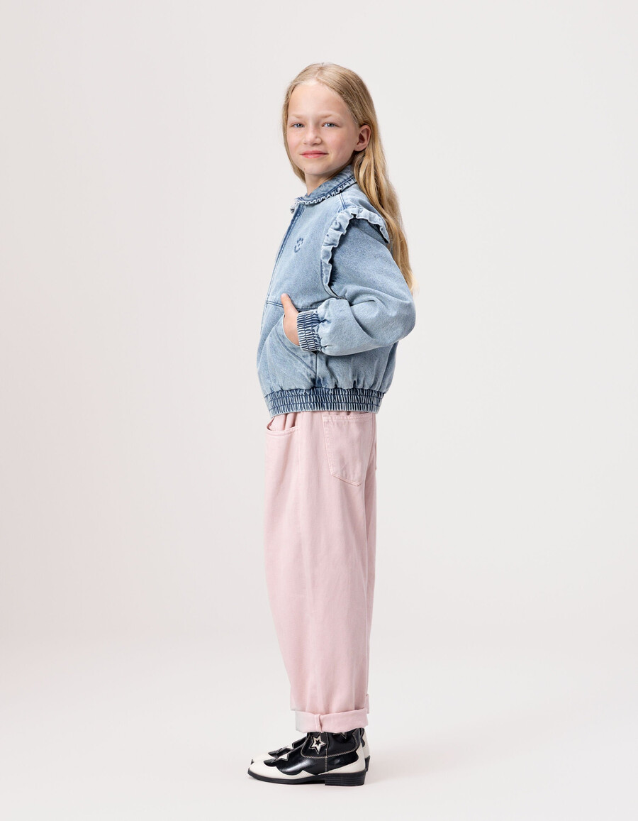chaqueta vaquera azul para niña con mangas desmontables