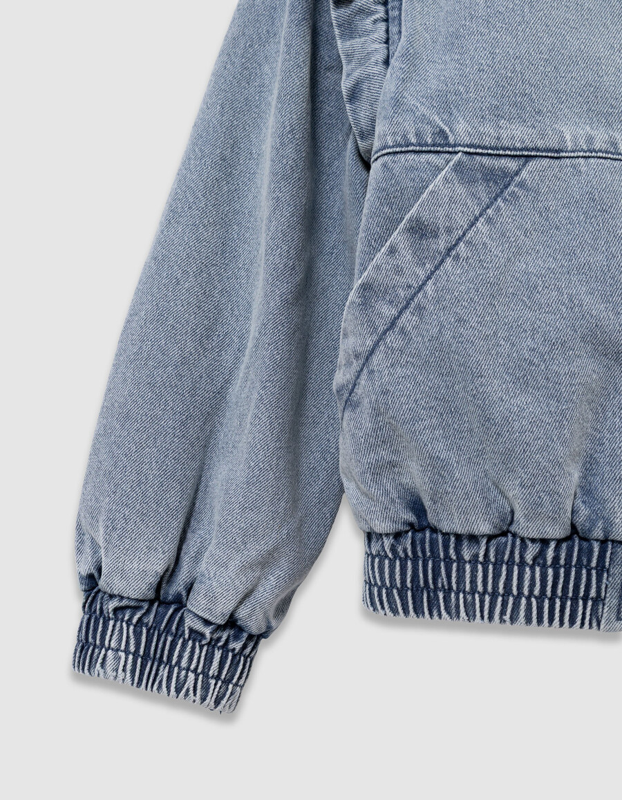 chaqueta vaquera azul para niña con mangas desmontables