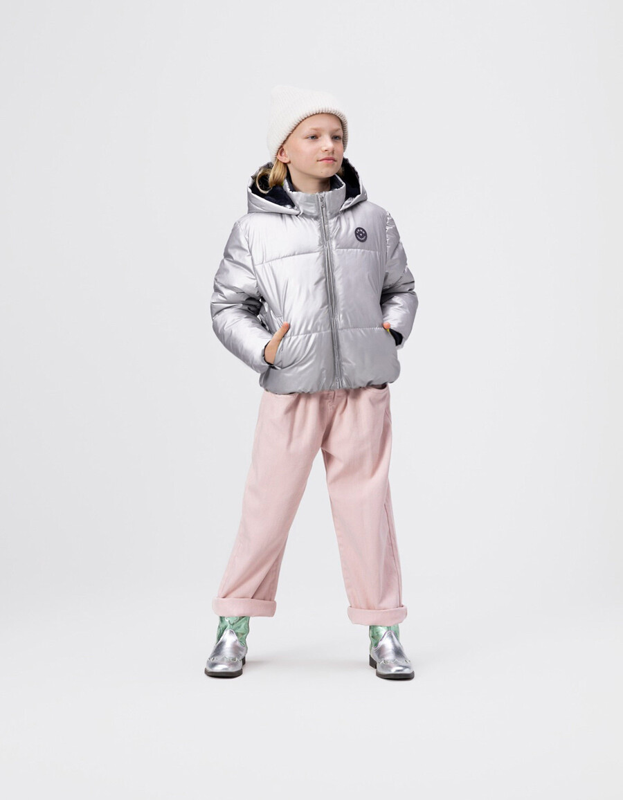 chaqueta acolchada plateada para niña con capucha forrada de piel azul marino