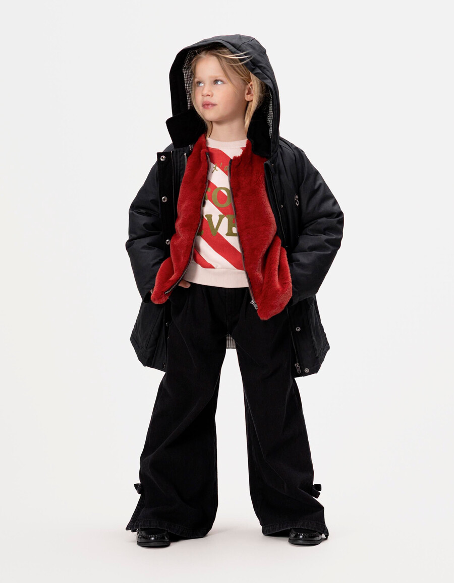 parka negra y chaleco rojo 2 en 1 para niña