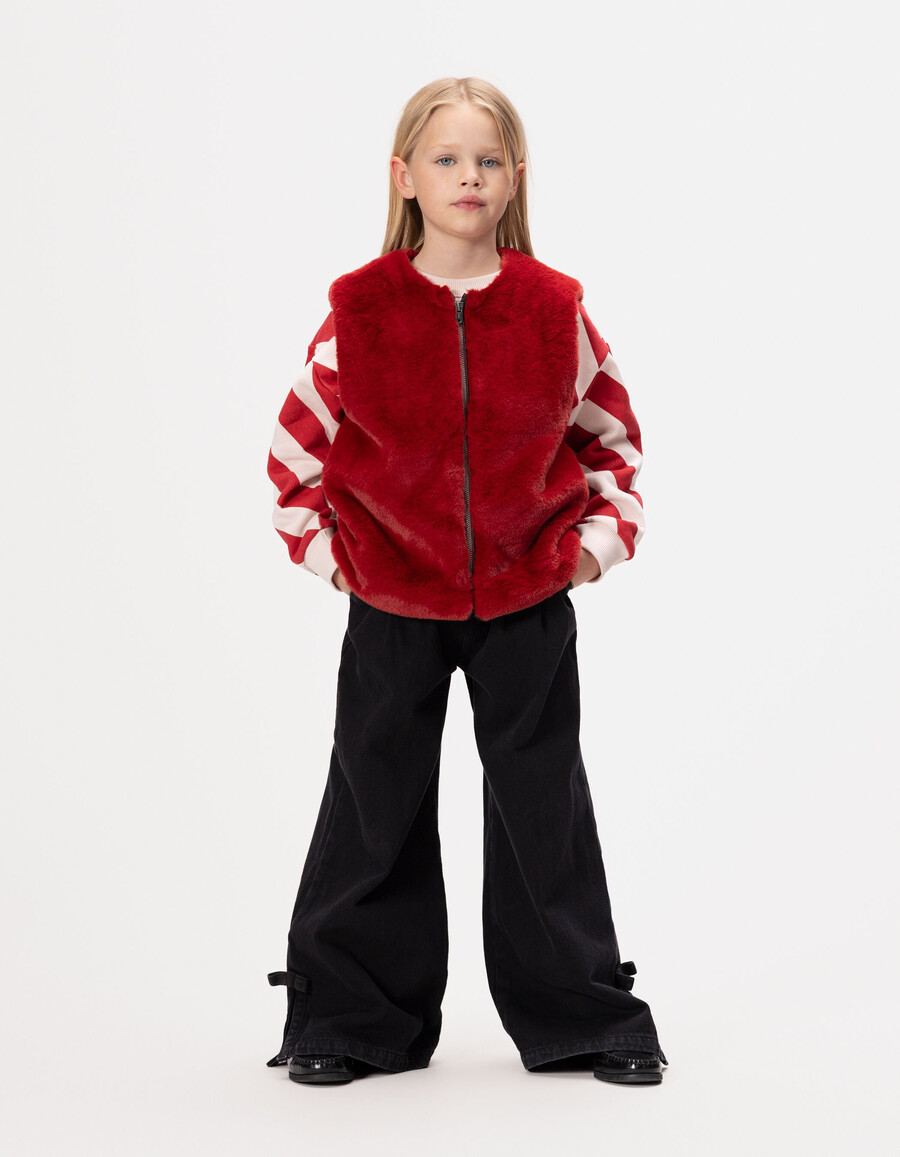 parka negra y chaleco rojo 2 en 1 para niña