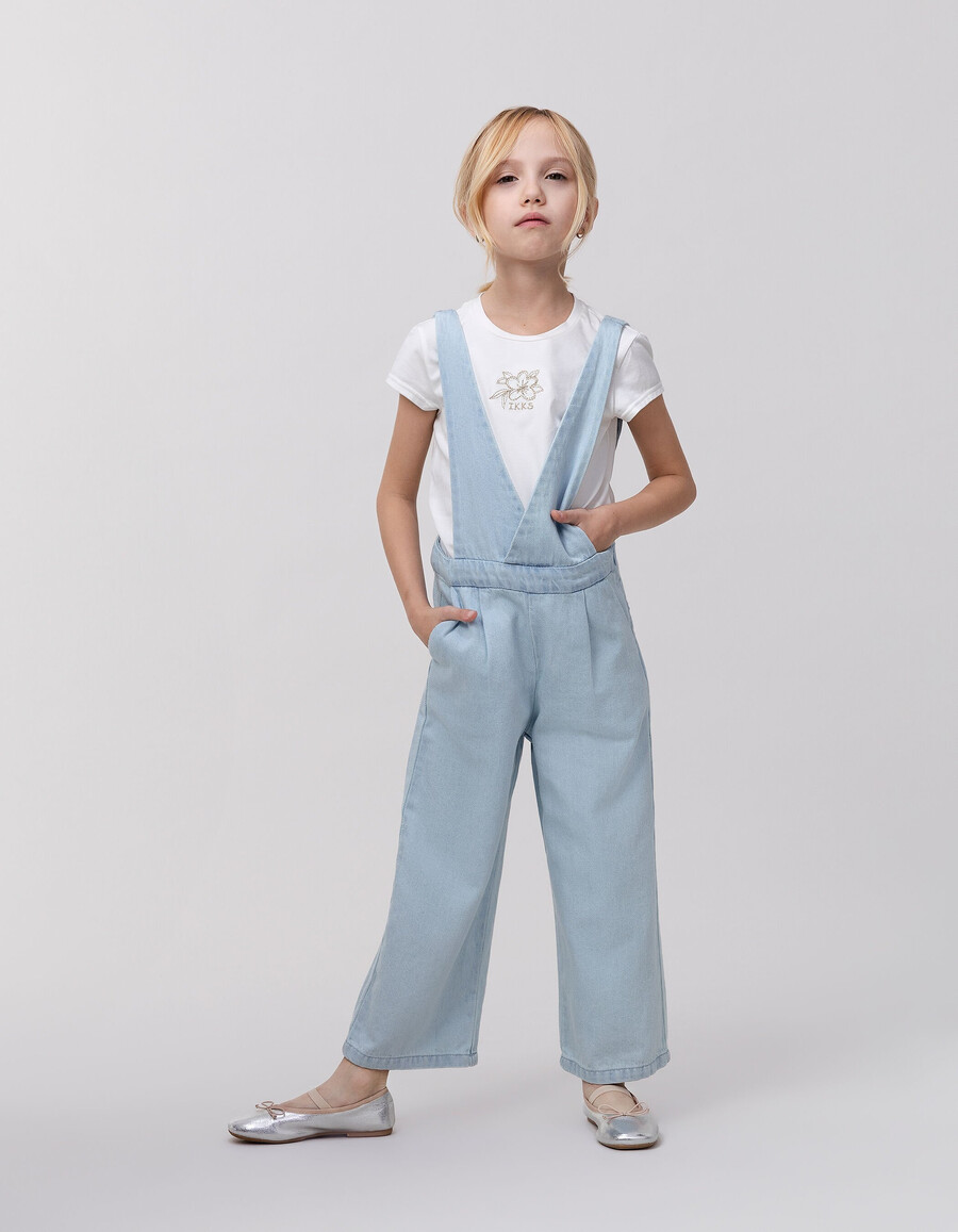 conjunto de overol y camiseta vaquera azul para niña