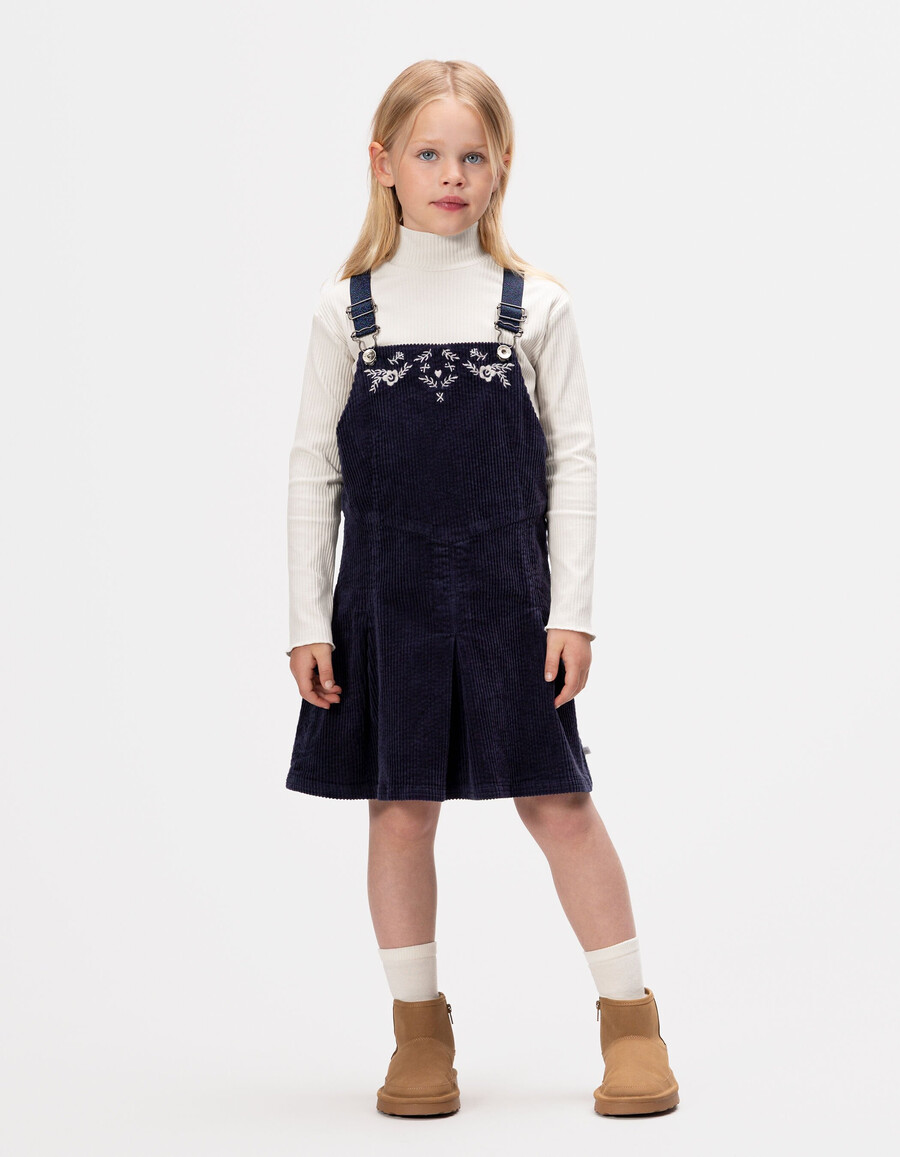 vestido de terciopelo azul marino y camiseta blanca 2 en 1 para niña