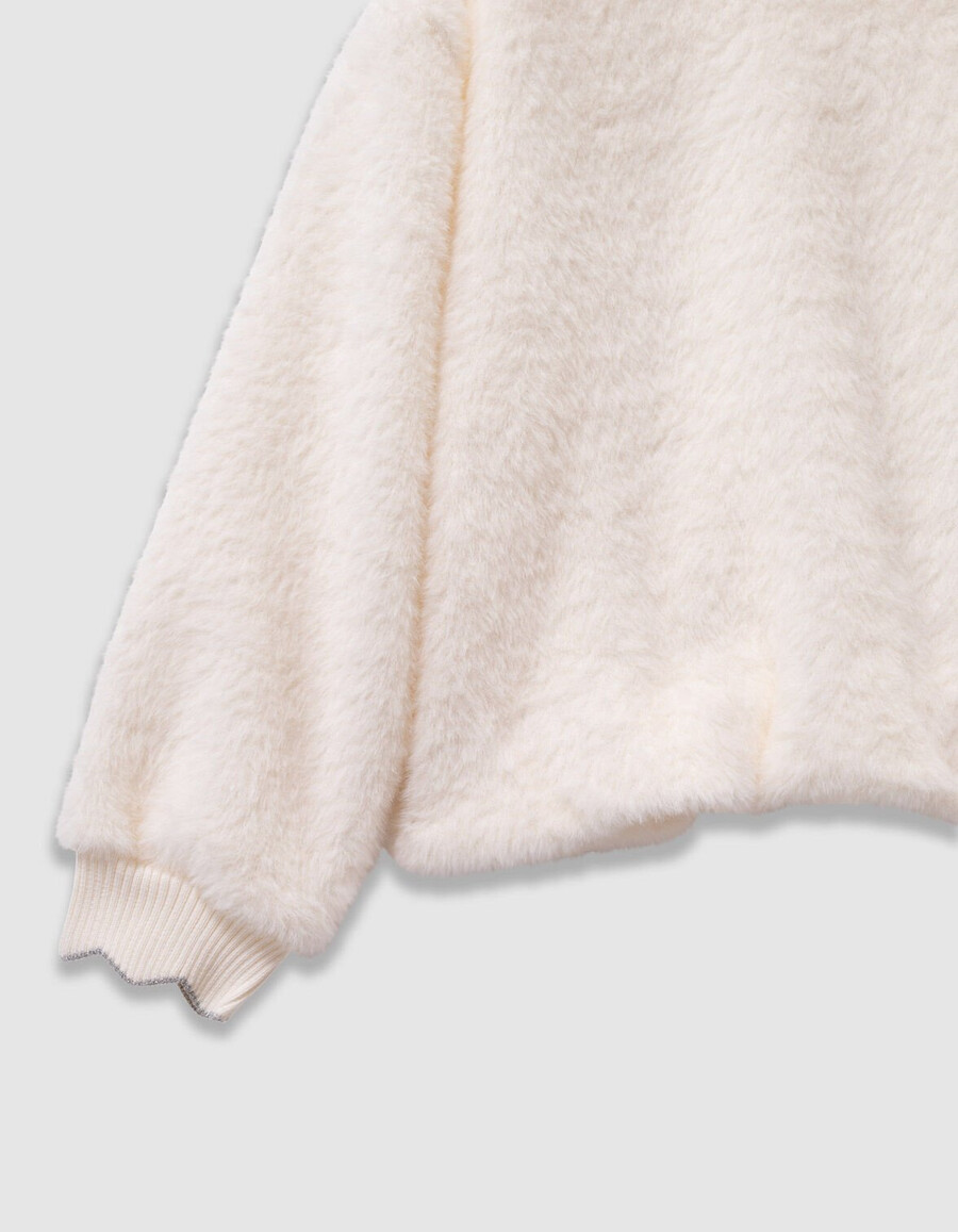 sudadera con capucha suave color crudo para niña con insignia de corazón