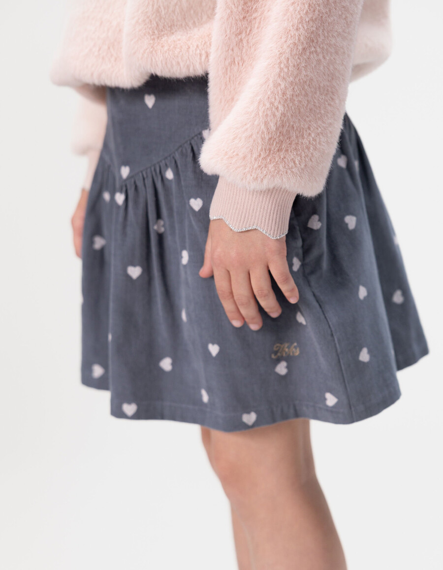 sudadera con capucha suave rosa para niña con insignia de corazón