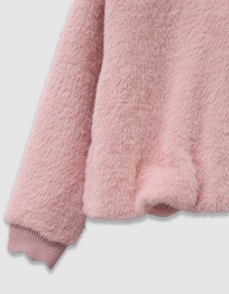 sudadera con capucha suave rosa para niña con insignia de corazón