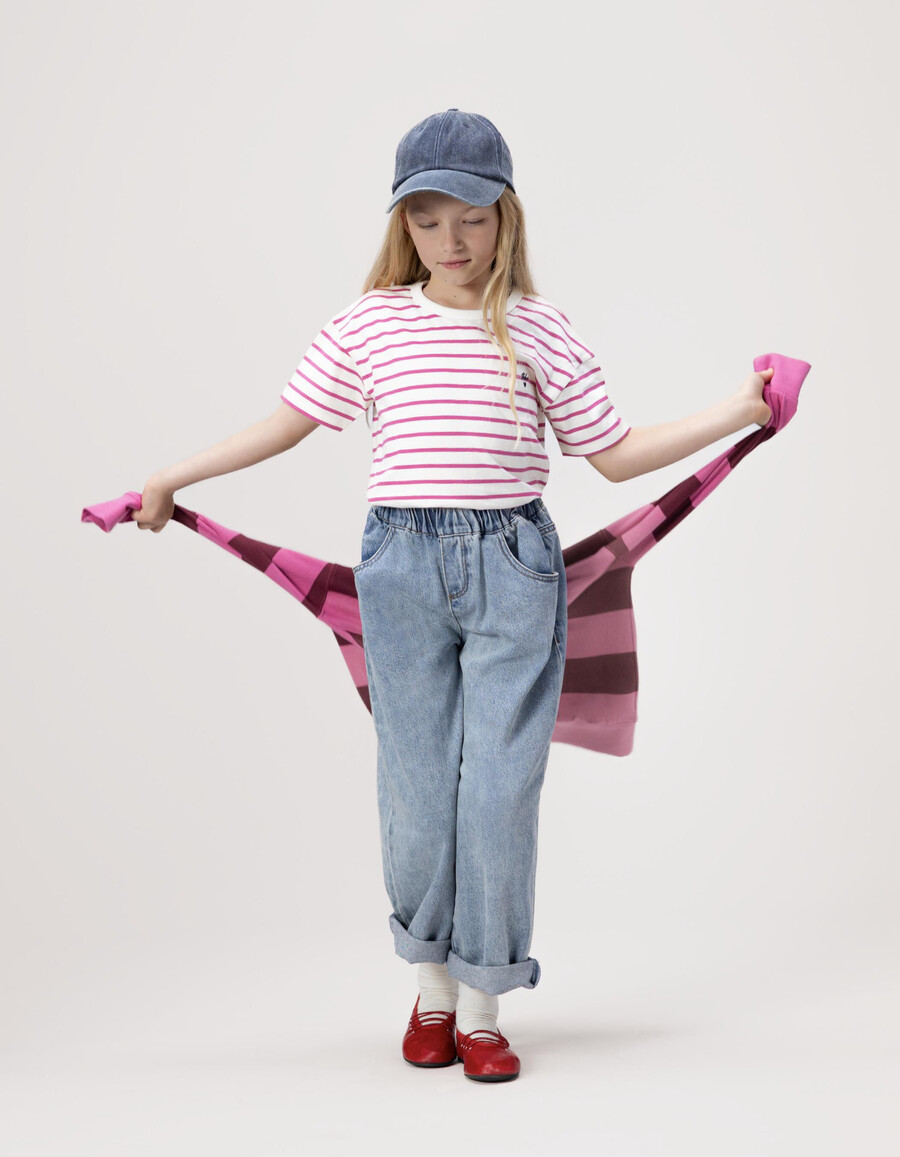camiseta marinera de algodón orgánico para niña con rayas rosas
