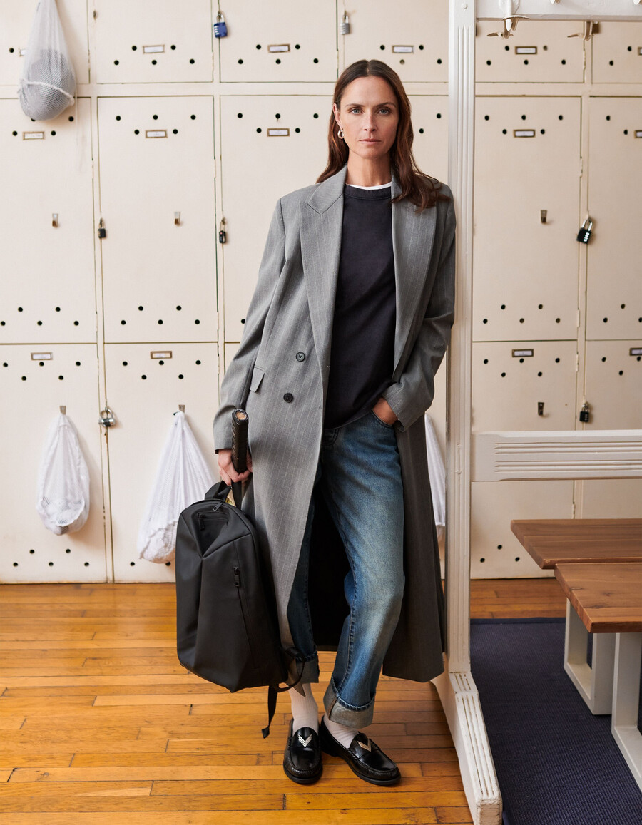 chaqueta de traje larga de raya diplomática gris para mujer