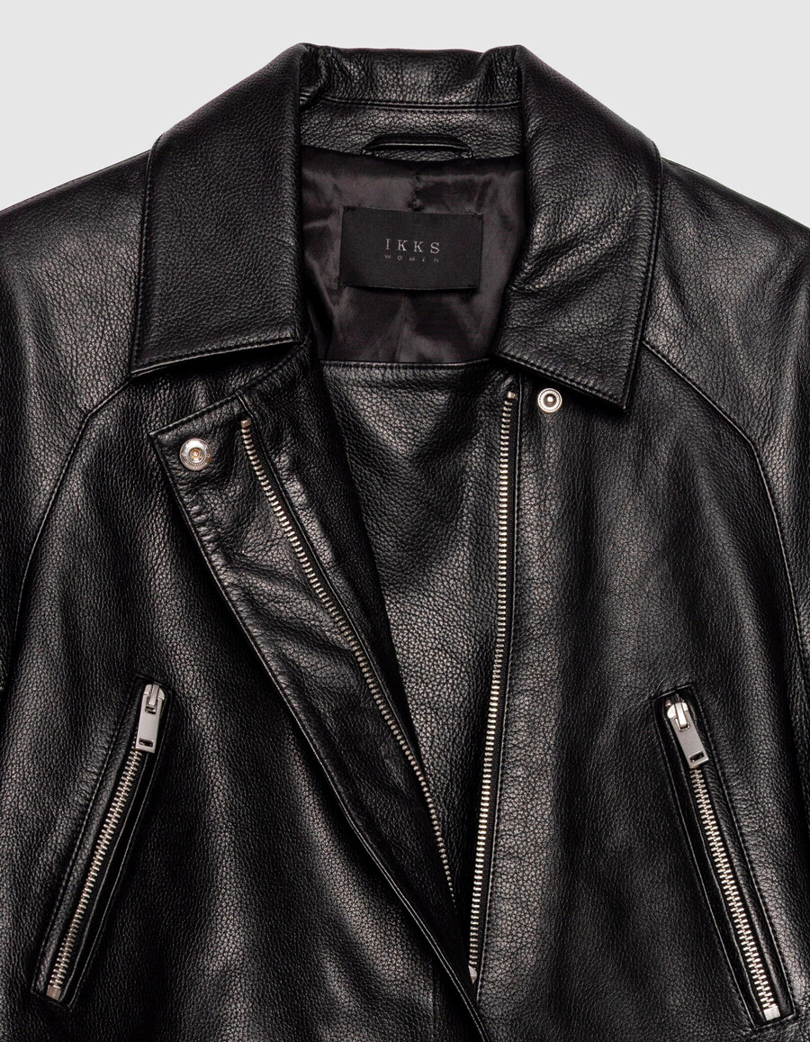 chaqueta biker extragrande de piel granulada negra para mujer