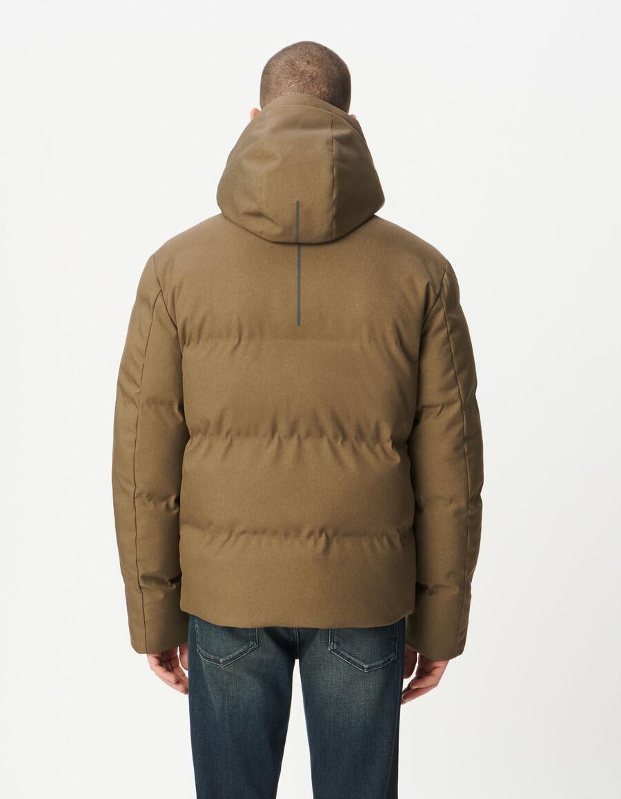 chaqueta acolchada con capucha impermeable beige para hombre