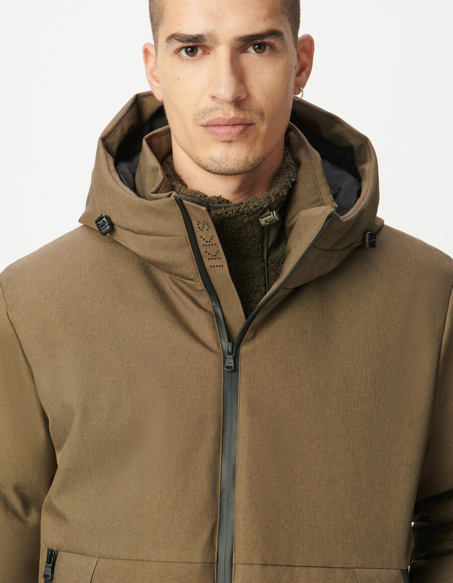 chaqueta acolchada con capucha impermeable beige para hombre