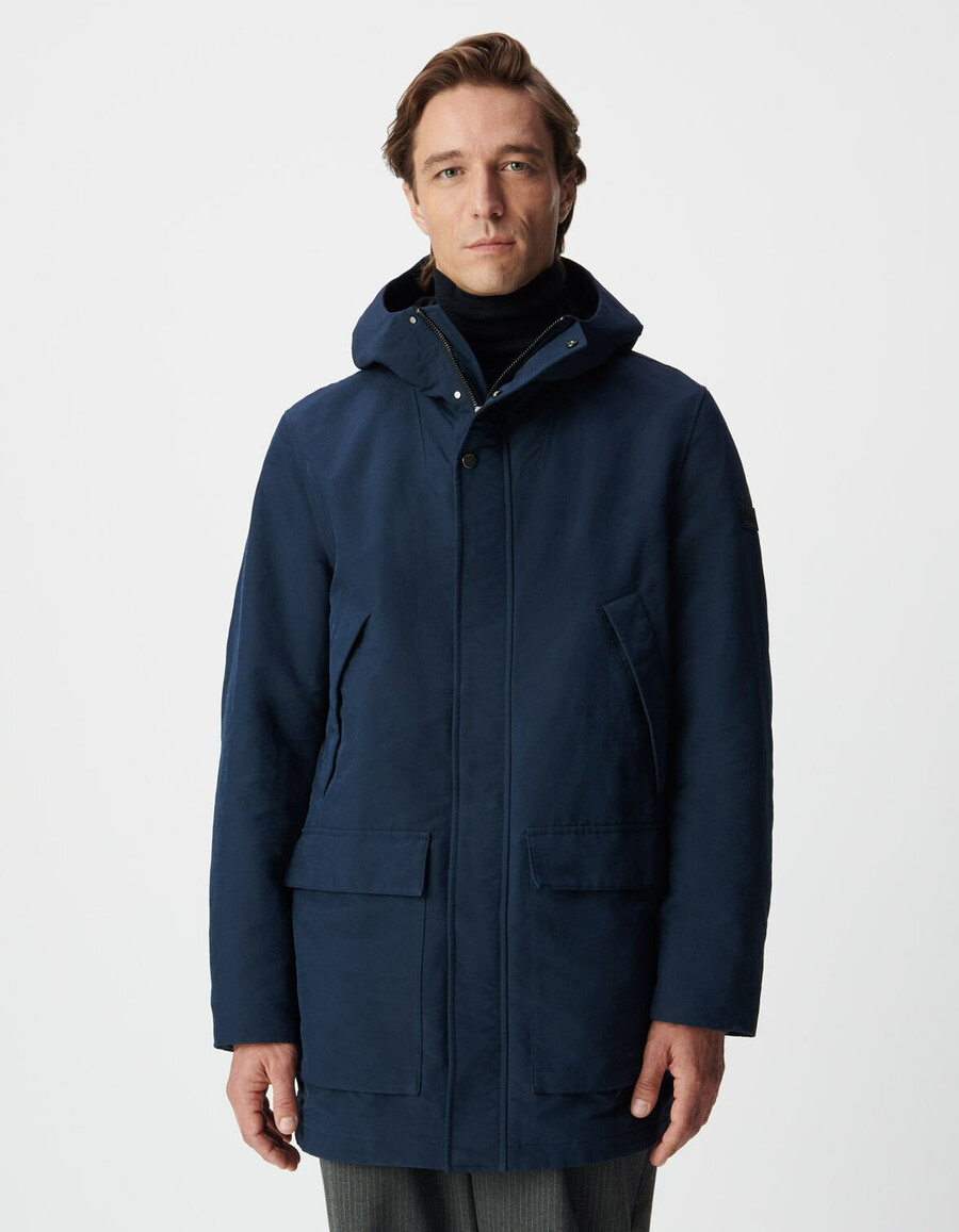 parka azul marino con cuatro bolsillos y forro polar para hombre