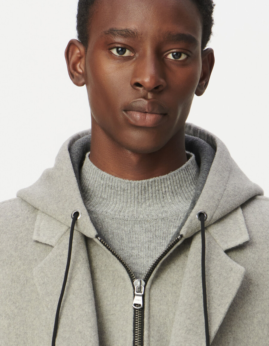 abrigo gris para hombre con capucha desmontable