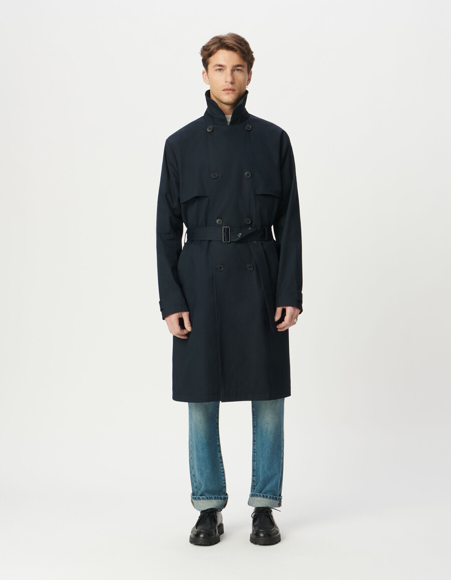 gabardina larga azul marino con cinturón para hombre