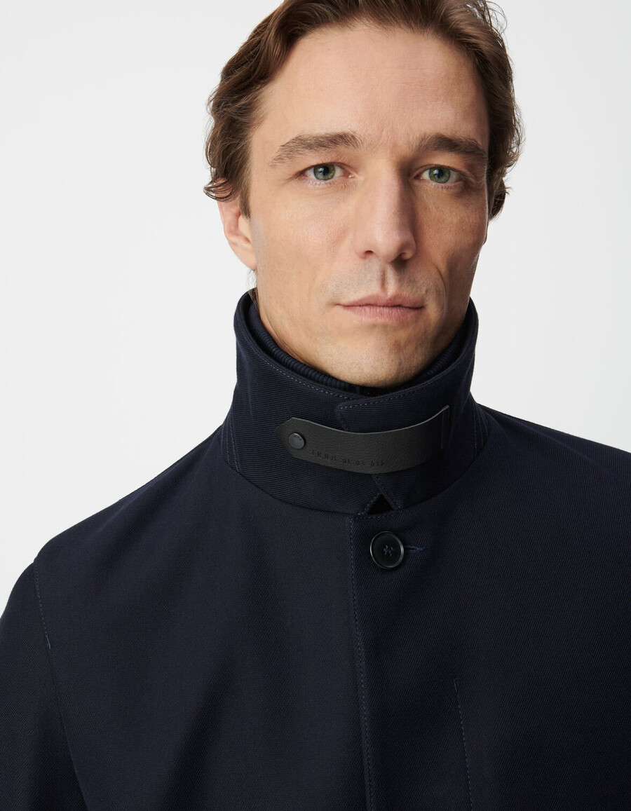 gabardina azul para hombre con forro extraíble