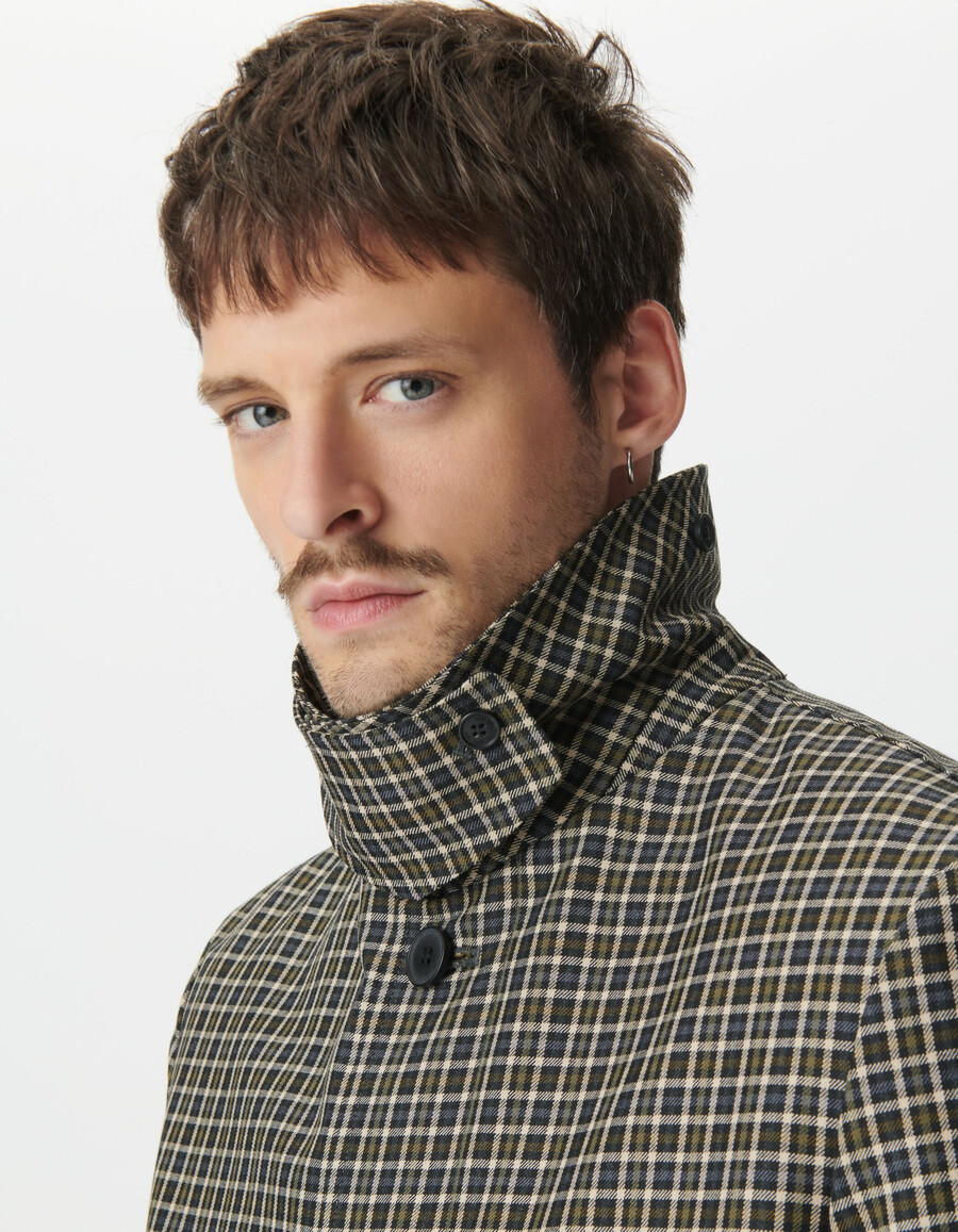 gabardina caqui con estampado de cuadros para hombre