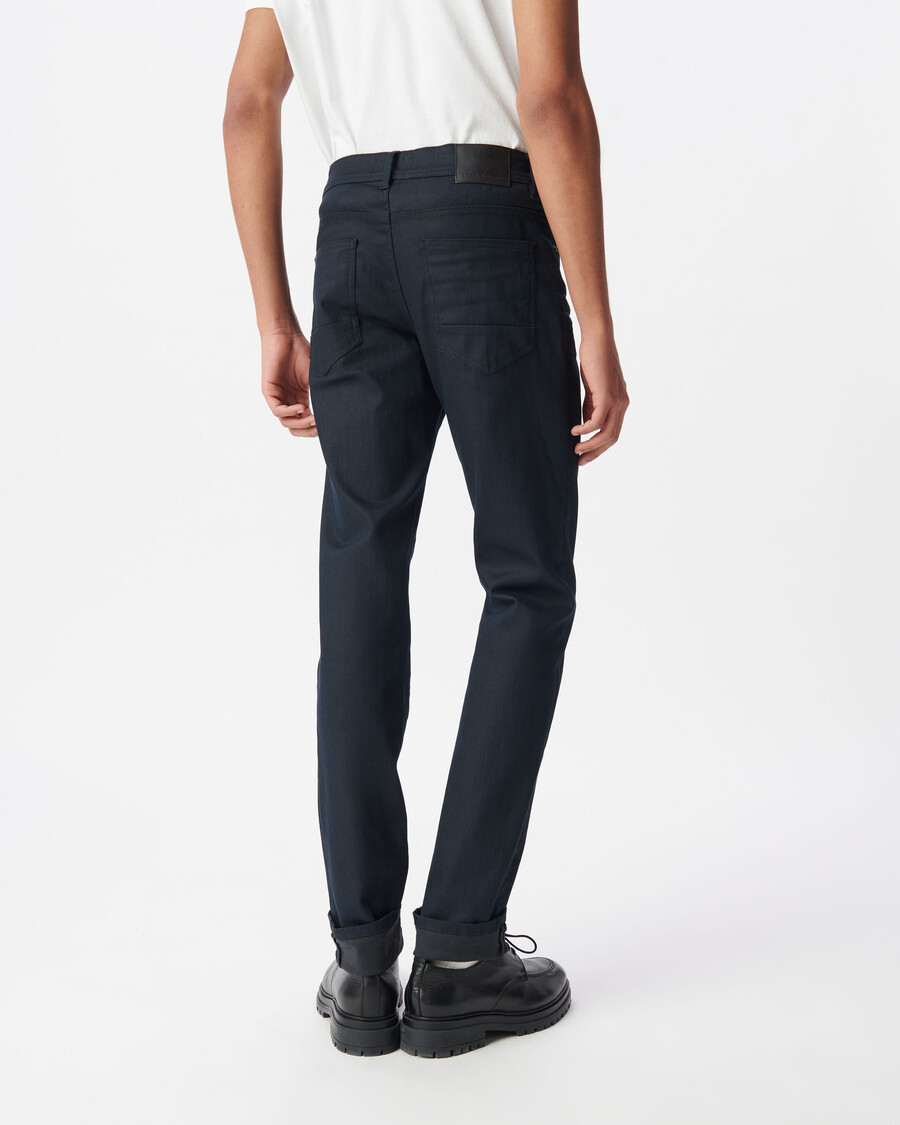vaqueros azul marino ajustados para hombre