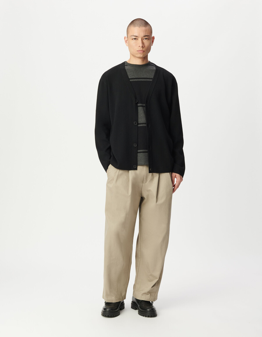 cárdigan de punto negro con botones para hombre