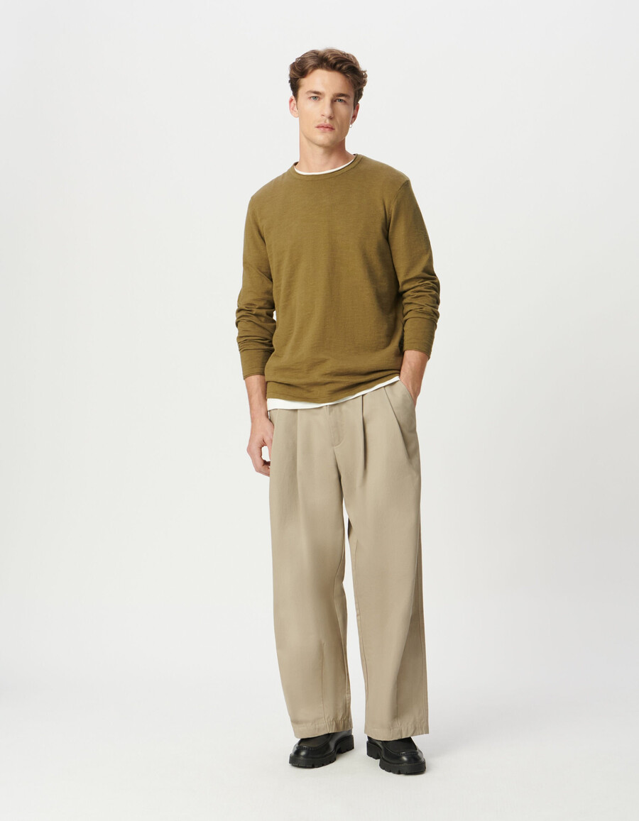 suéter de punto fino de algodón orgánico color caqui para hombre
