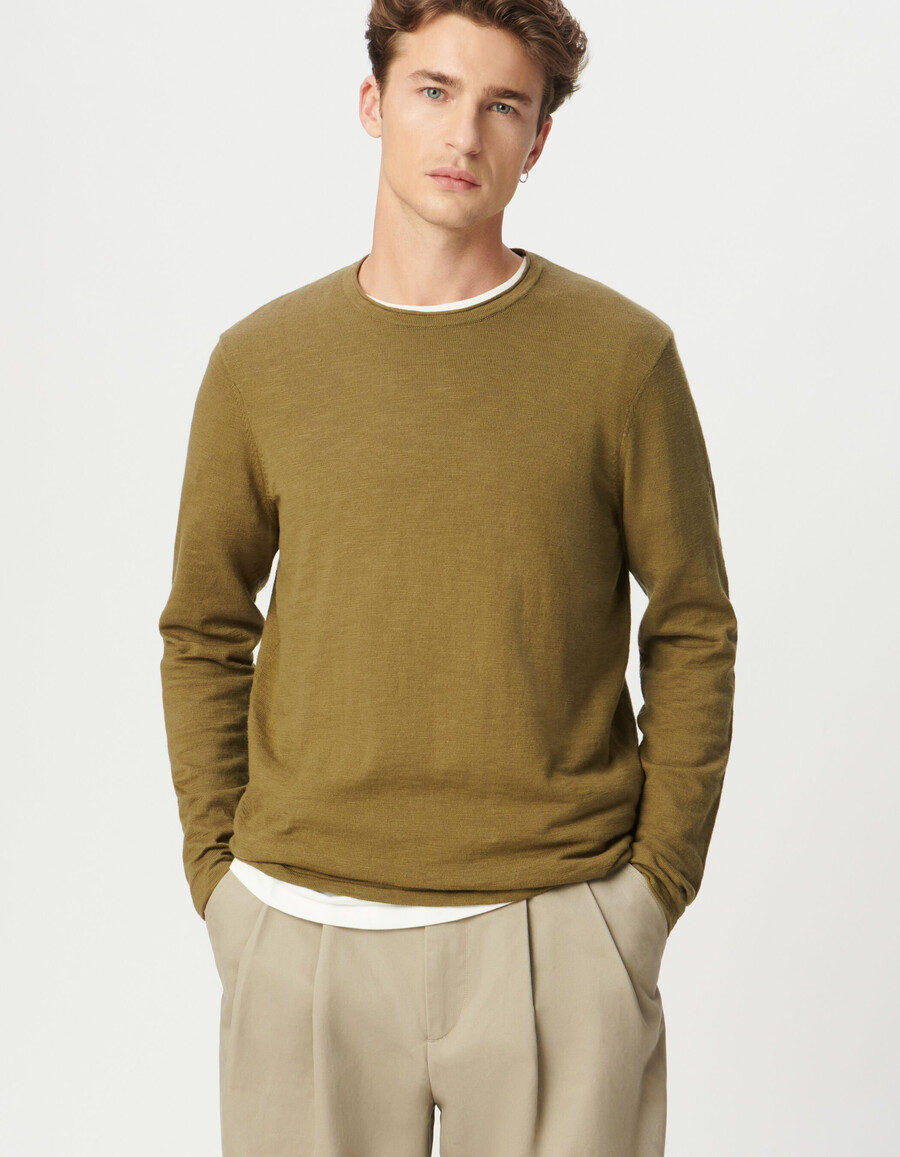 suéter de punto fino de algodón orgánico color caqui para hombre