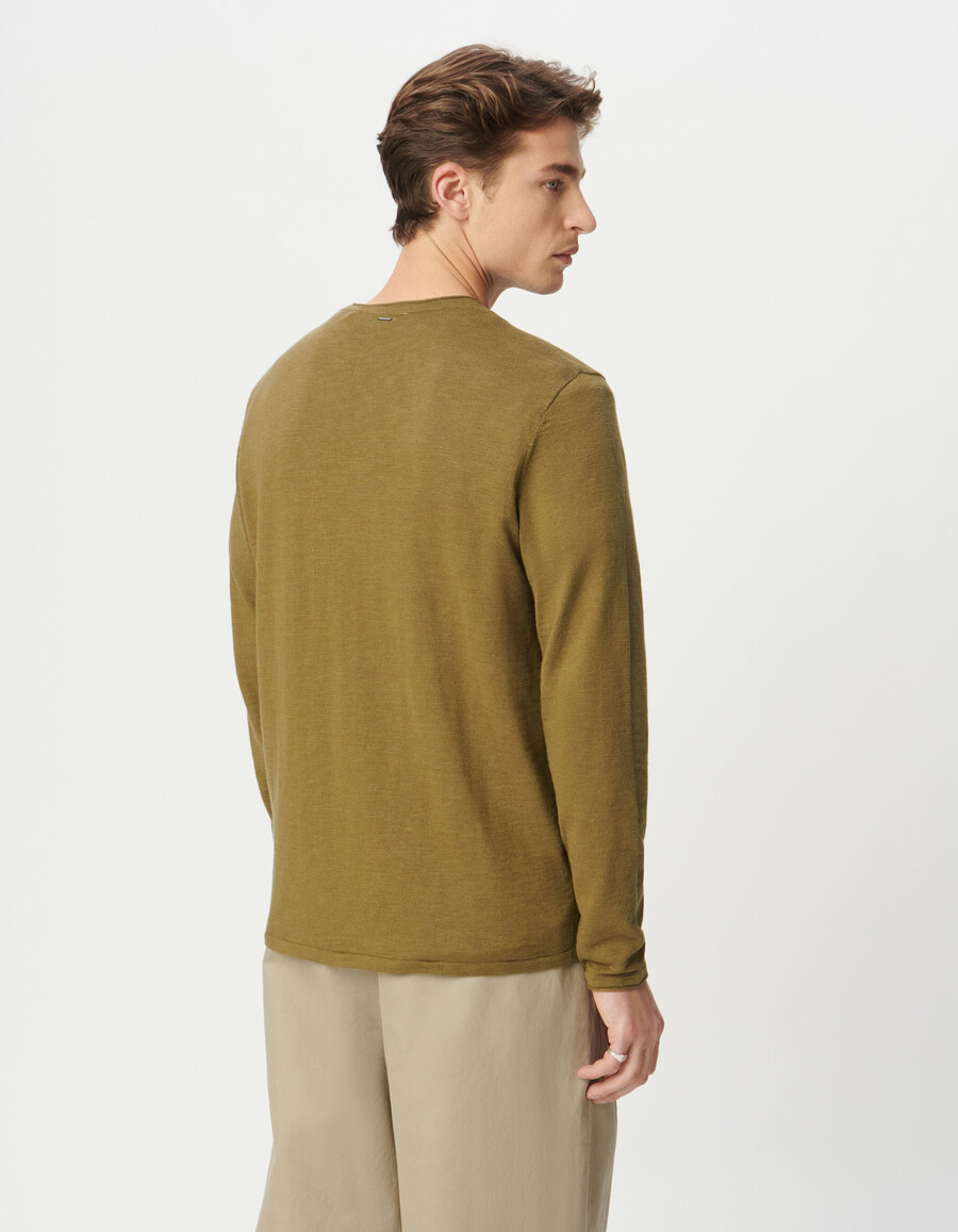 suéter de punto fino de algodón orgánico color caqui para hombre