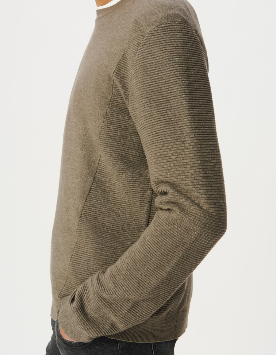 suéter de punto seawool beige para hombre laterales y mangas texturizados