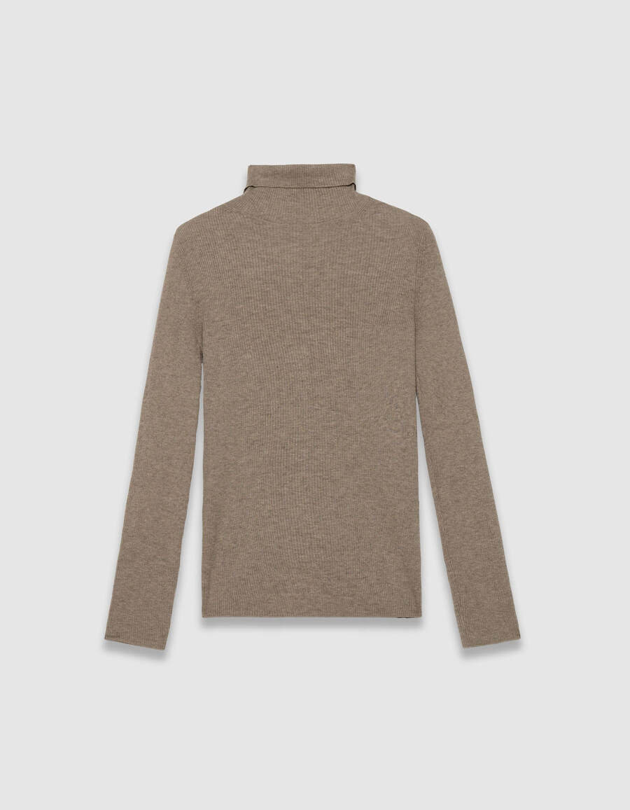 suéter de cuello alto de punto beige para mujer