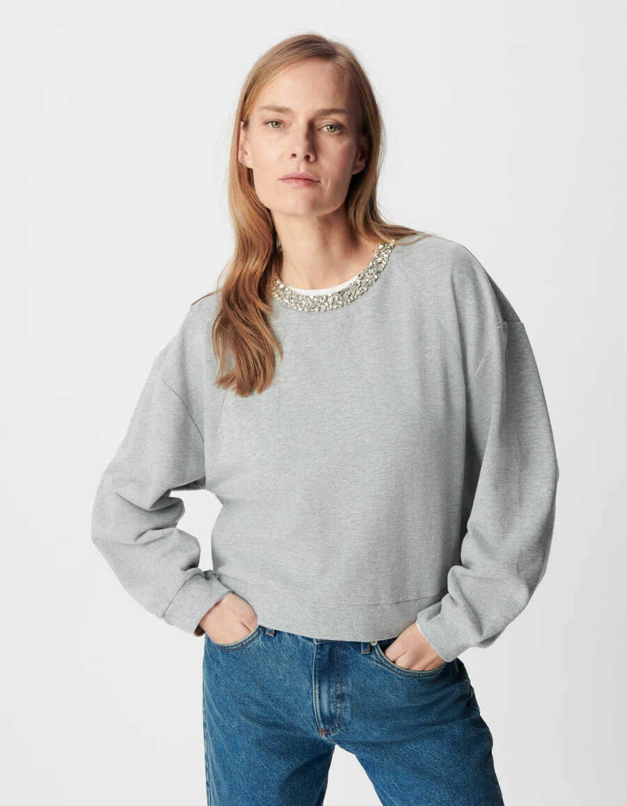 sudadera gris extragrande con cuello joya para mujer