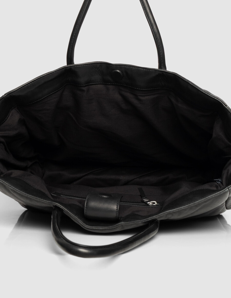 bolso tote de piel acolchada negra para mujer