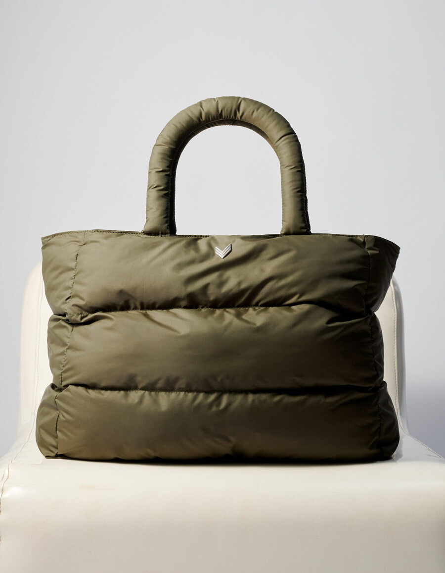 bolso tote de nailon acolchado color caqui para mujer