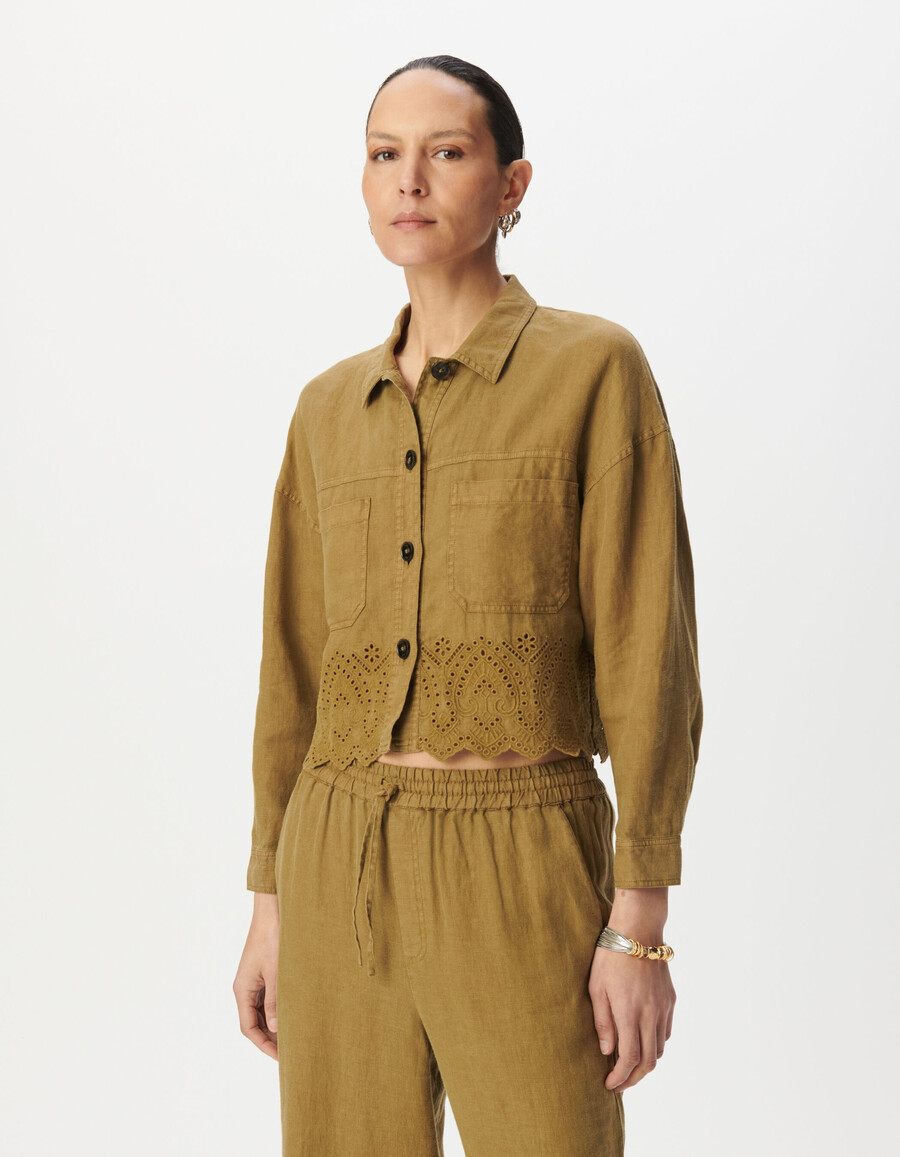 camisa corta de lino bordada color caqui para mujer