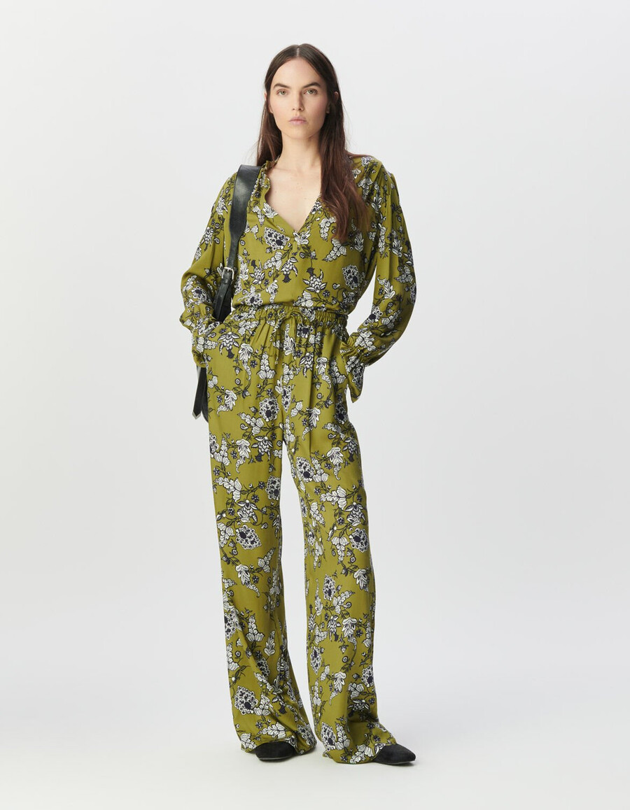 blusa verde fluida para mujer con estampado floral