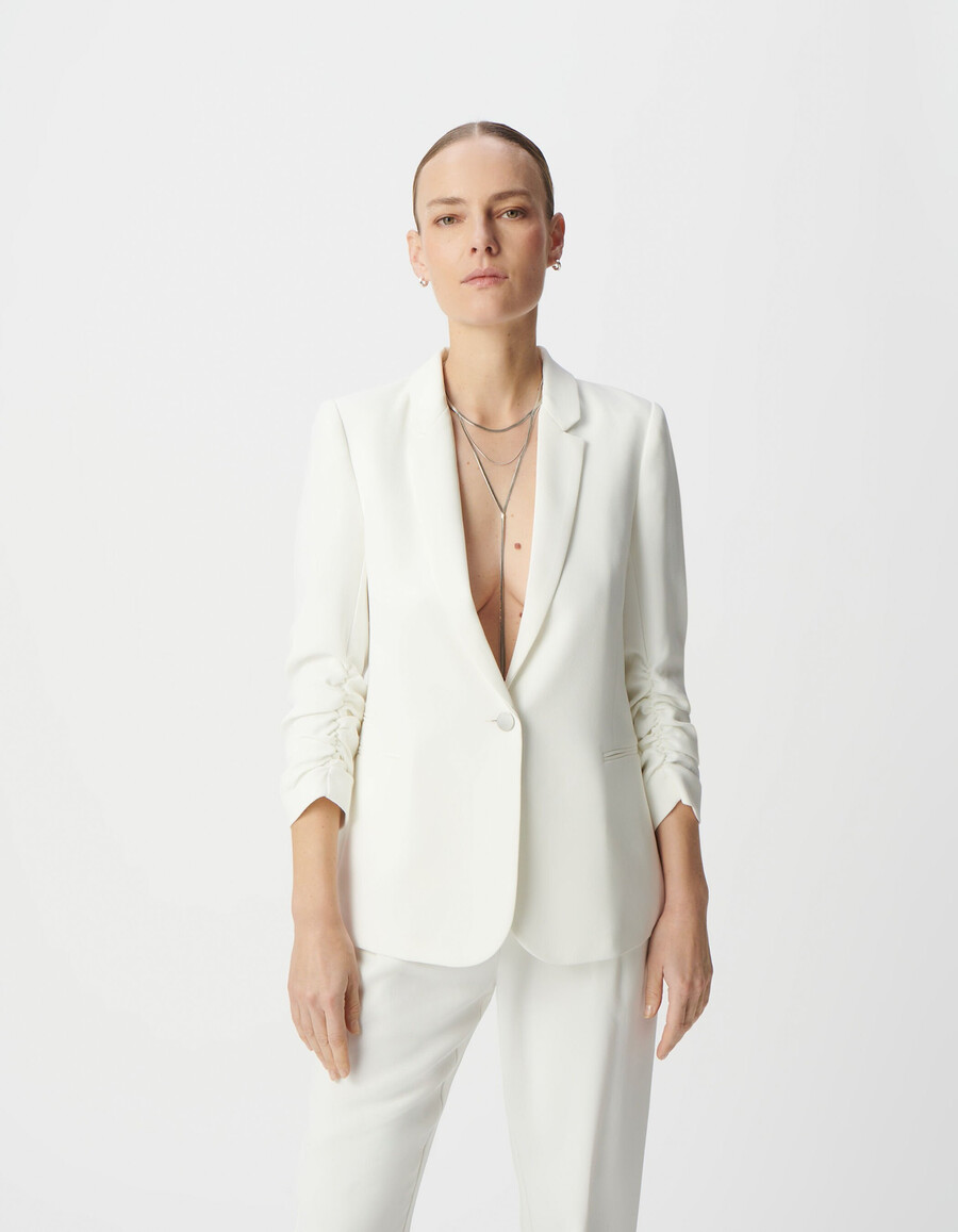 chaqueta de traje reciclada en blanco roto para mujer