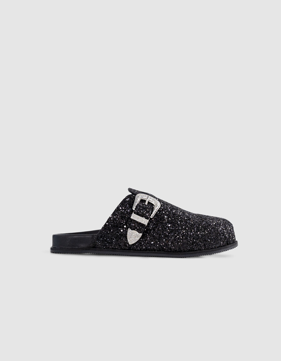 zuecos negros con microlentejuelas y hebilla vaquera para mujer