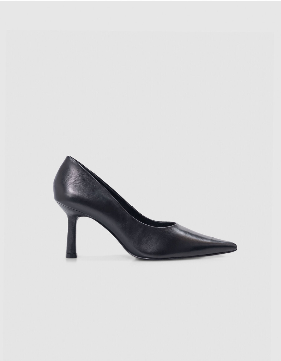 zapatos de salón de charol negro para mujer