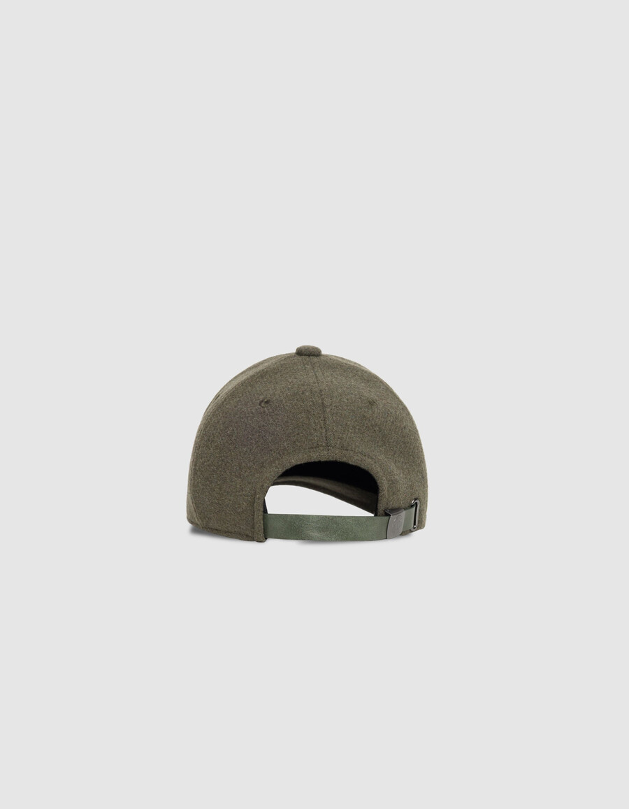 gorra caqui para mujer con bordado de chevron