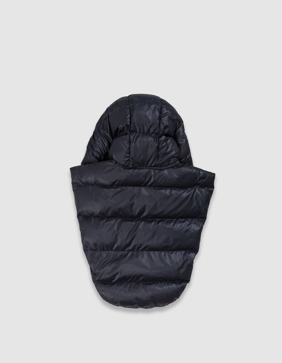 chaqueta acolchada de nailon negra con capucha para mujer