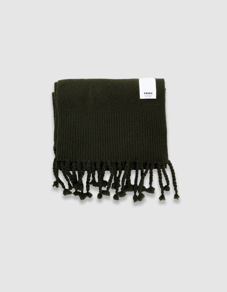 bufanda de punto con flecos color caqui para mujer