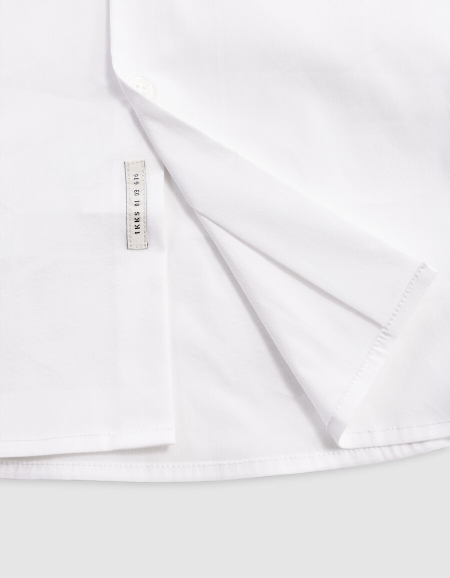 camisa ajustada de popelina blanca para hombre
