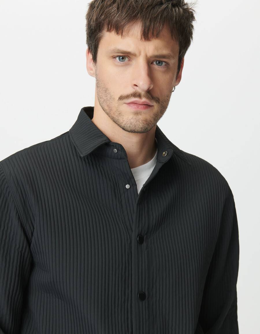 camisa acolchada ligera y cálida negra para hombre