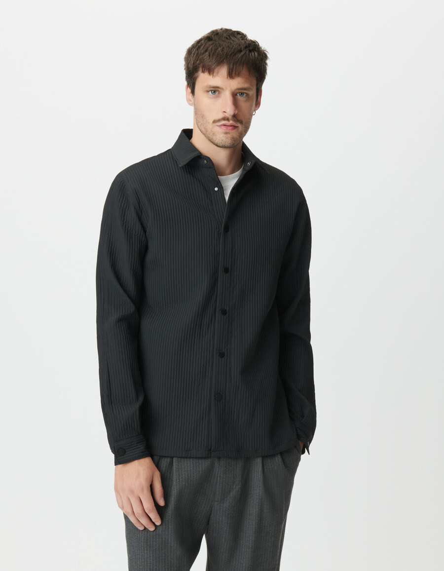 camisa acolchada ligera y cálida negra para hombre